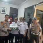 Pokdarkamtibmas Bhayangkara Sektor Jatinegara Berikan Kejutan Spesial di HUT ke 79 Tahun Bhayangkara
